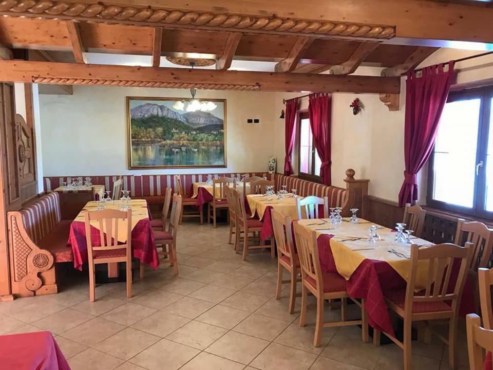 Hotel Sole Del Baldo Брентонико Экстерьер фото