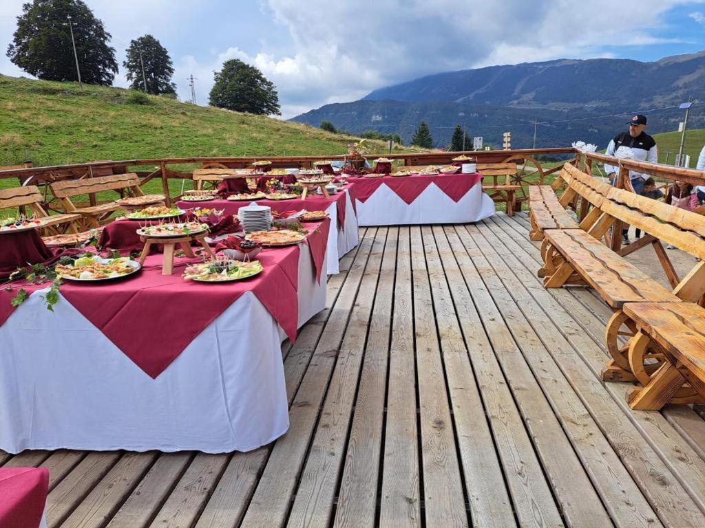 Hotel Sole Del Baldo Брентонико Экстерьер фото